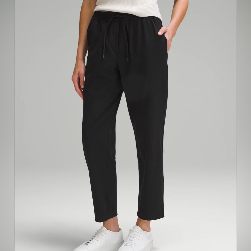 Lululemon tapered mid-rise pant